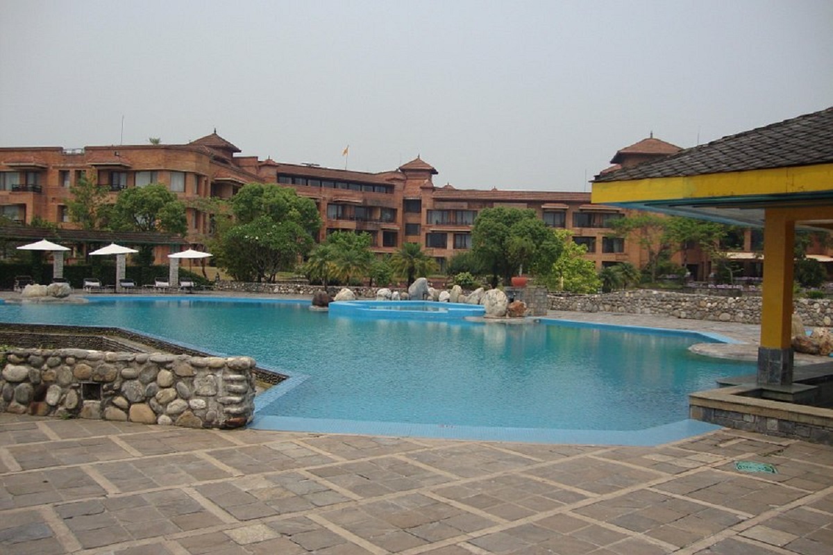 २०५५ सालमा लिएको डेढ अर्ब कर्जाले पोखराको'फूलबारी रिसोर्ट' लिलामीमा |  Butwal Dainik